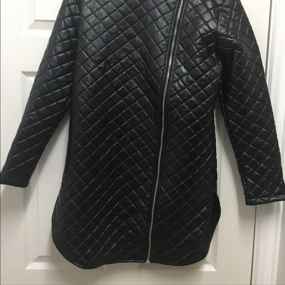 Large Quilted black faux leather asymmetrical zipper 3/4 length fits 8-10 - Picture 4 of 8